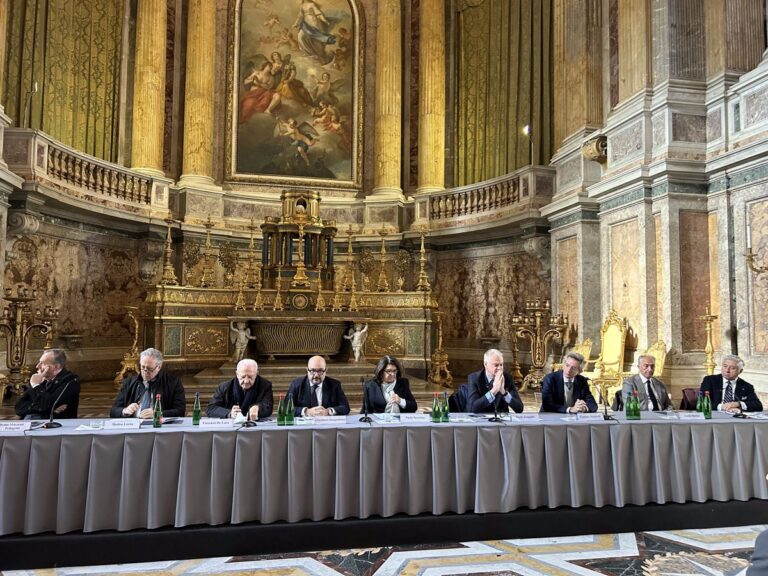 La prima generazione dei dirigenti pubblici PNRR si forma nella Reggia di Caserta. Al via le lezioni dell’8° Corso-concorso nel capoluogo campano.