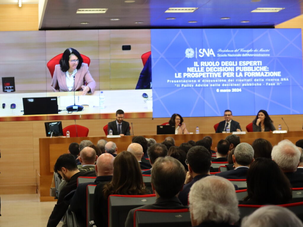 Immagine principale: La SNA presenta la ricerca sul ruolo degli esperti nelle decisioni pubbliche